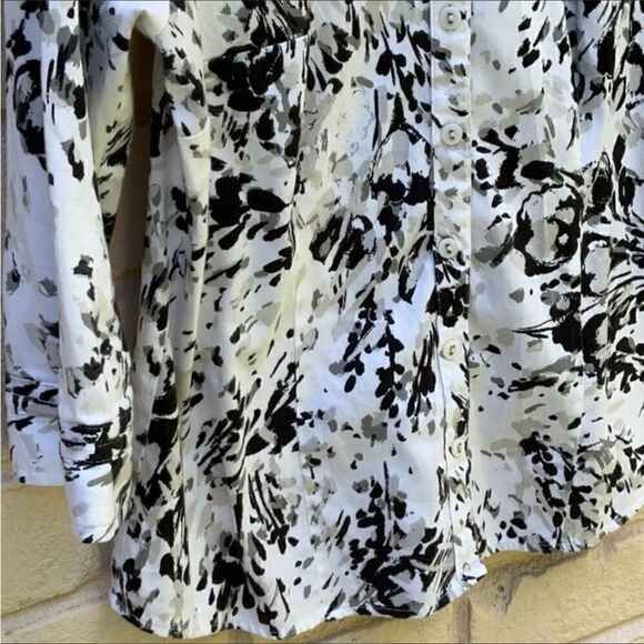 Take 50% OFF- 212 Collection Women's Button-Down Black&White Shirt, Size-M - Picture 3 of 4